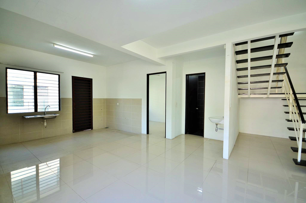 HUGE Corner with swimming pool Shah Alam Klang - photo 4