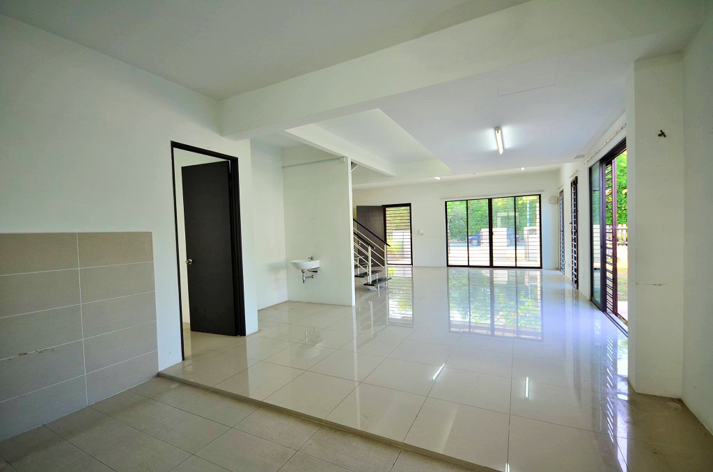 HUGE Corner with swimming pool Shah Alam Klang - photo 3