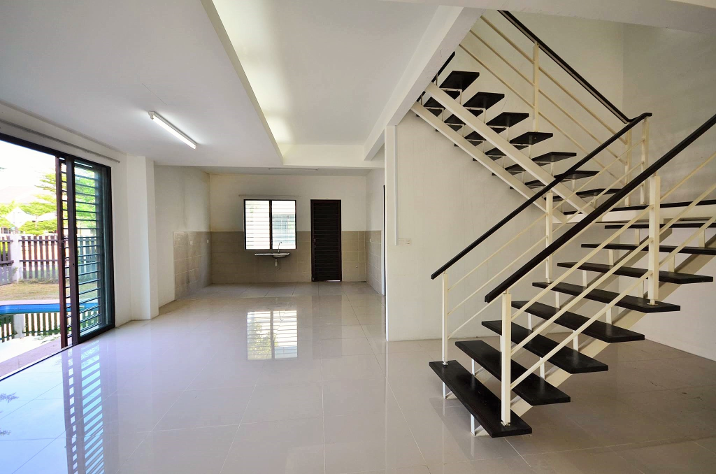 HUGE Corner with swimming pool Shah Alam Klang - photo 5