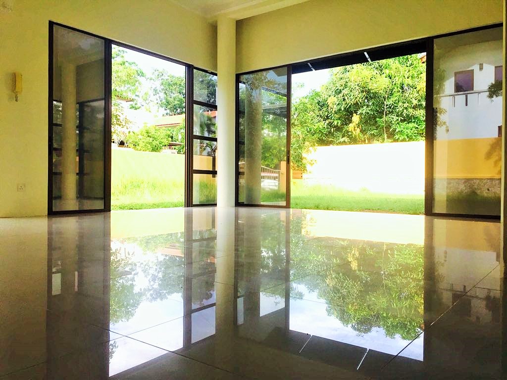 EXCLUSIVE COZY Bungalow Banyan Close Bukit Mahkota - photo 2
