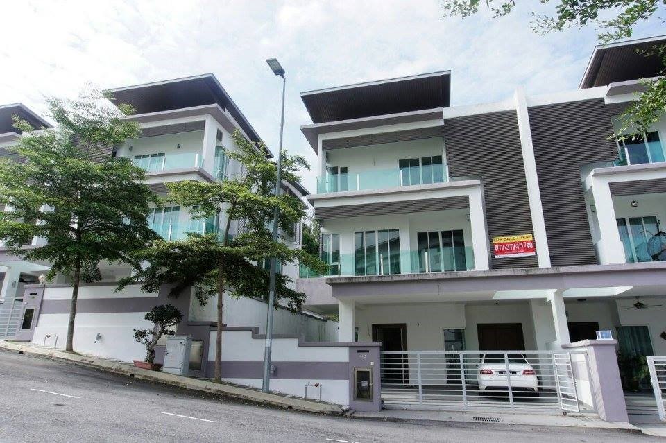 PRESTAGIOUS Semi Detached Beverly Heights Ampang