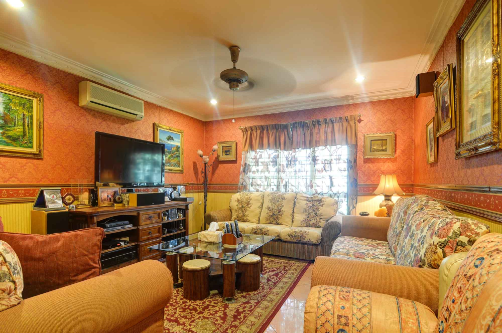 ELEGANT 2sty Fully Renovated SS14 Subang Jaya - photo 4