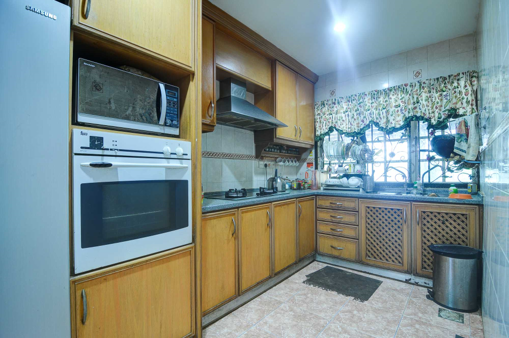 ELEGANT 2sty Fully Renovated SS14 Subang Jaya - photo 7
