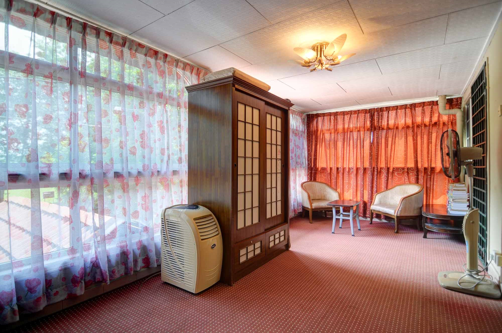 ELEGANT 2sty Fully Renovated SS14 Subang Jaya - photo 9