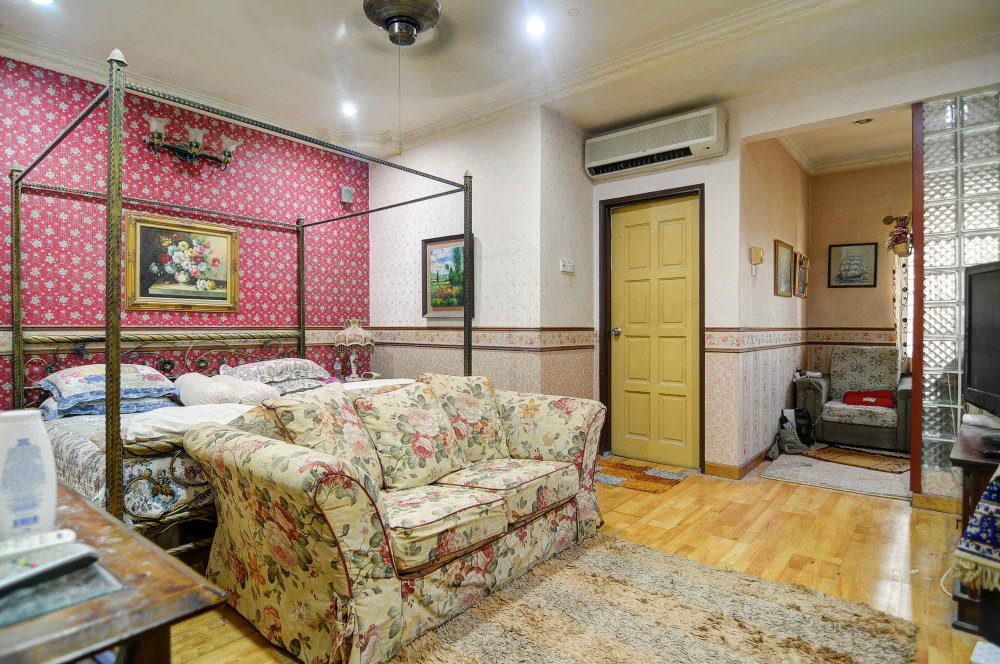 ELEGANT 2sty Fully Renovated SS14 Subang Jaya - photo 10