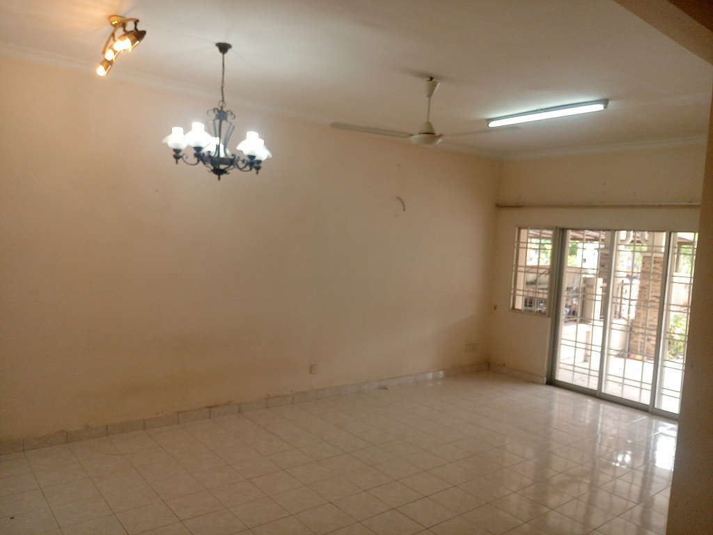AFFORDABLE 2sty Bukit Subang Denai Alam GOOD AREA - photo 4