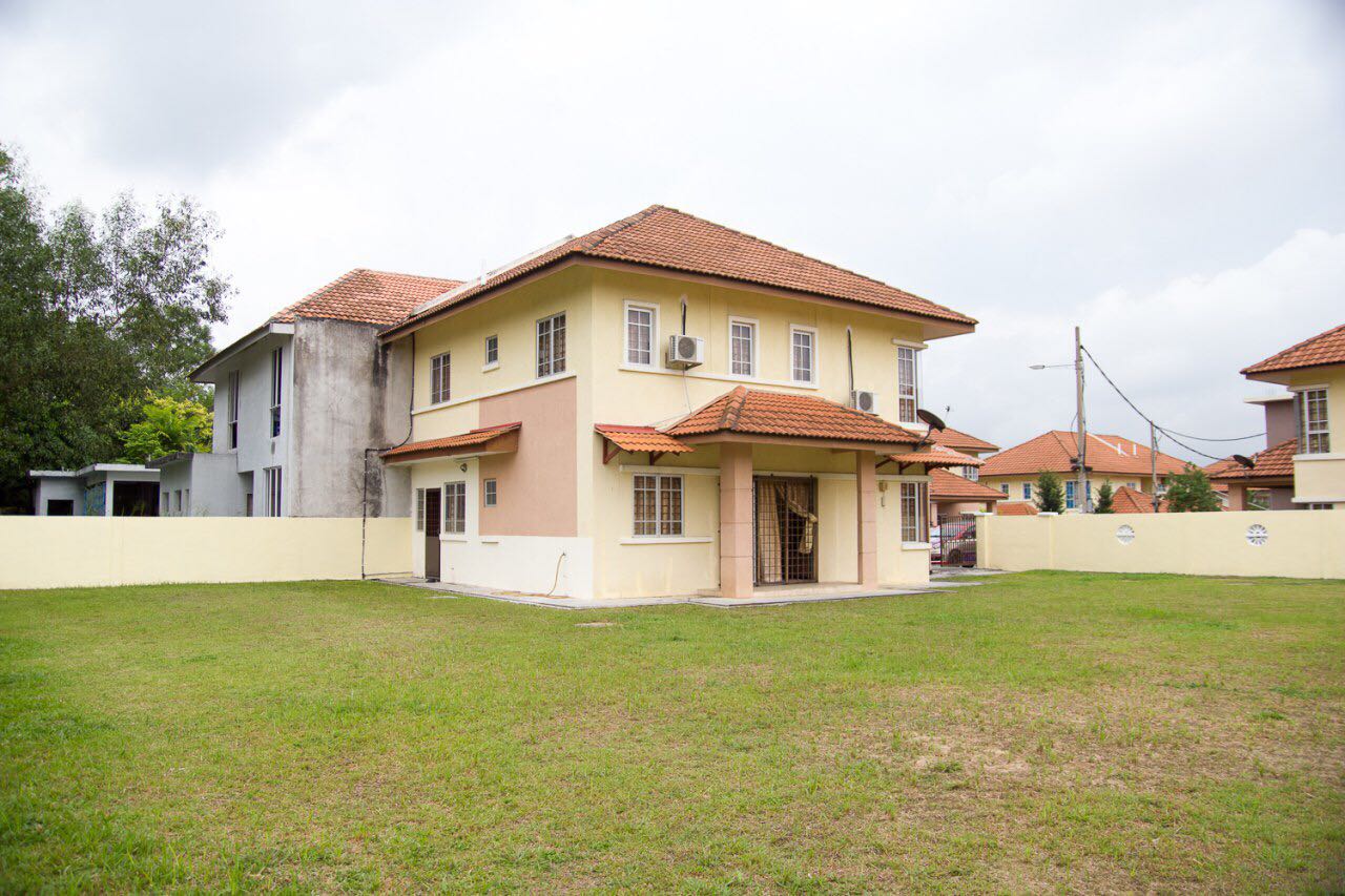 SPACIOUS LAND AREA Semi D Corner Bdr Bukit Mahkota