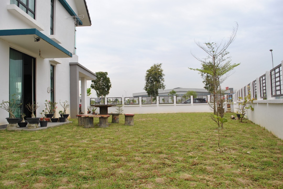 COSY MOVE IN Bandar Bukit Raja Corner RENOVATED - photo 2