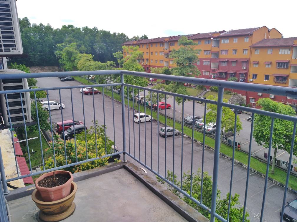 WORTH BUY 1200sf Apartment Putra Permai NEGOTIABLE - photo 5