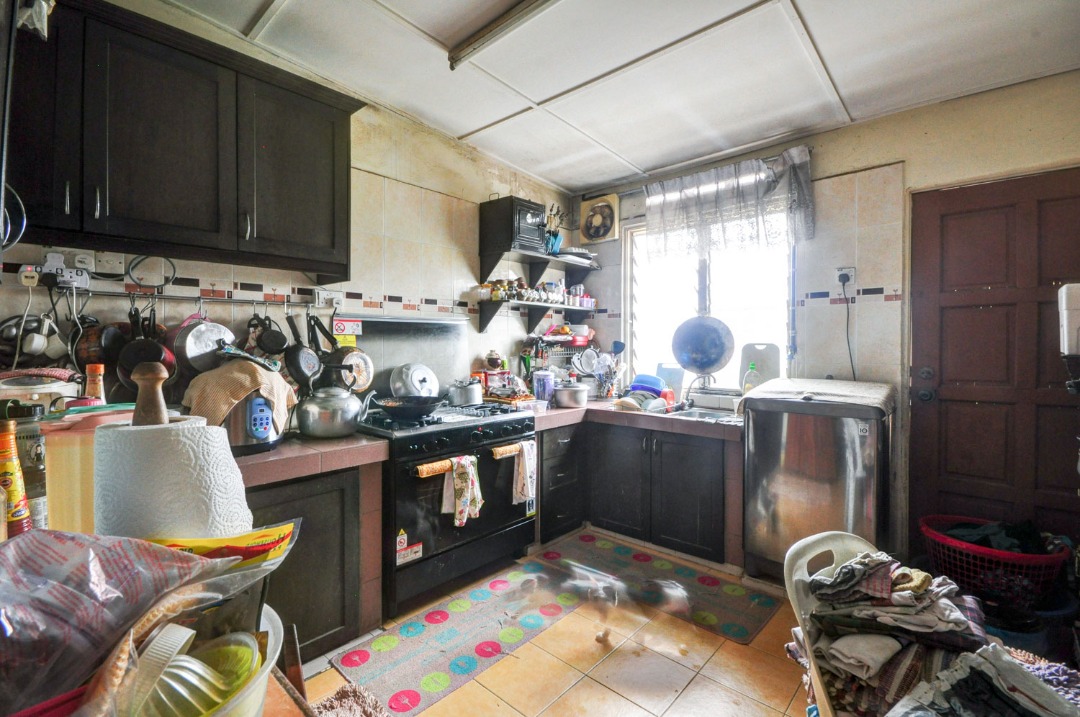 STRATEGIC LOCATION Single storey PJ NEAR LRT - photo 3