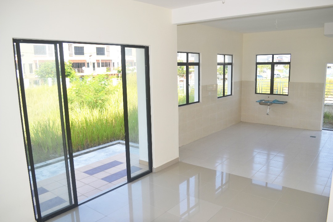 HUGE LAND AREA Semi D Corner Bukit Saujana Utama - photo 2