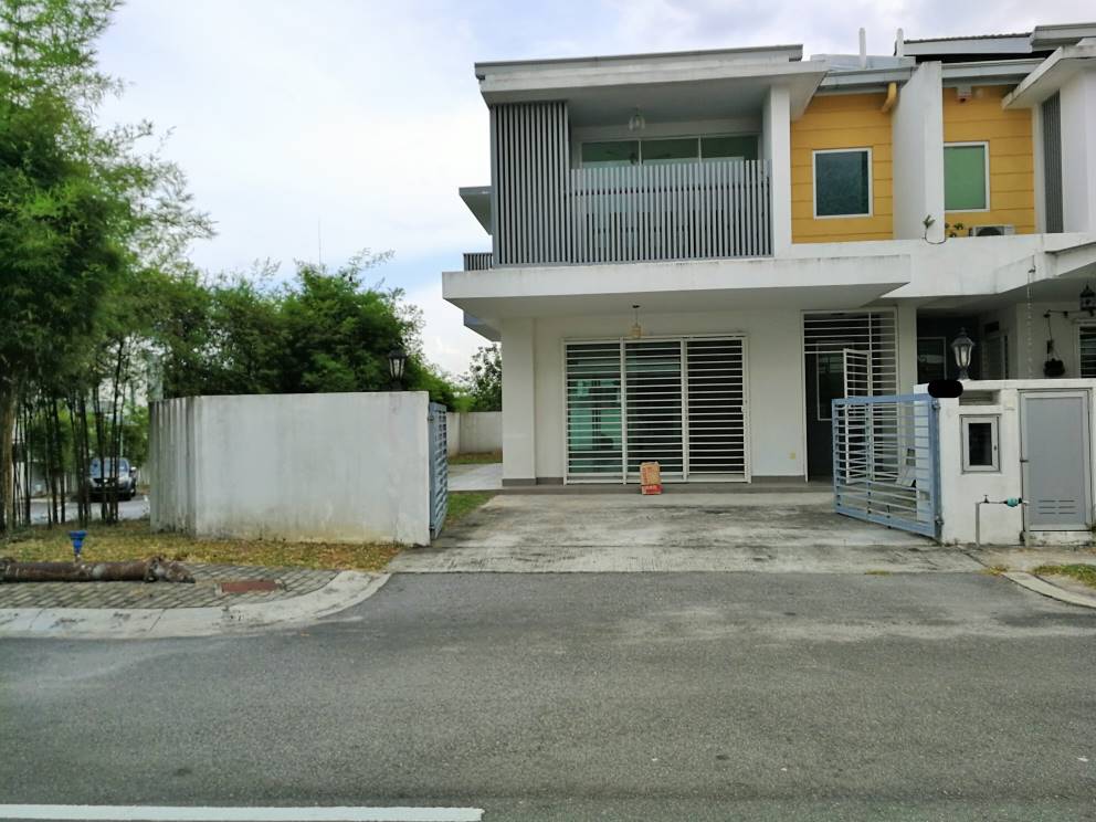 FREEHOLD Nadayu92 Kajang CORNER LOT SERENE AREA