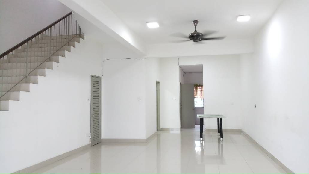 CHEAPEST Landed Bangi Seri Wirani WELL MAINTAIN - photo 2