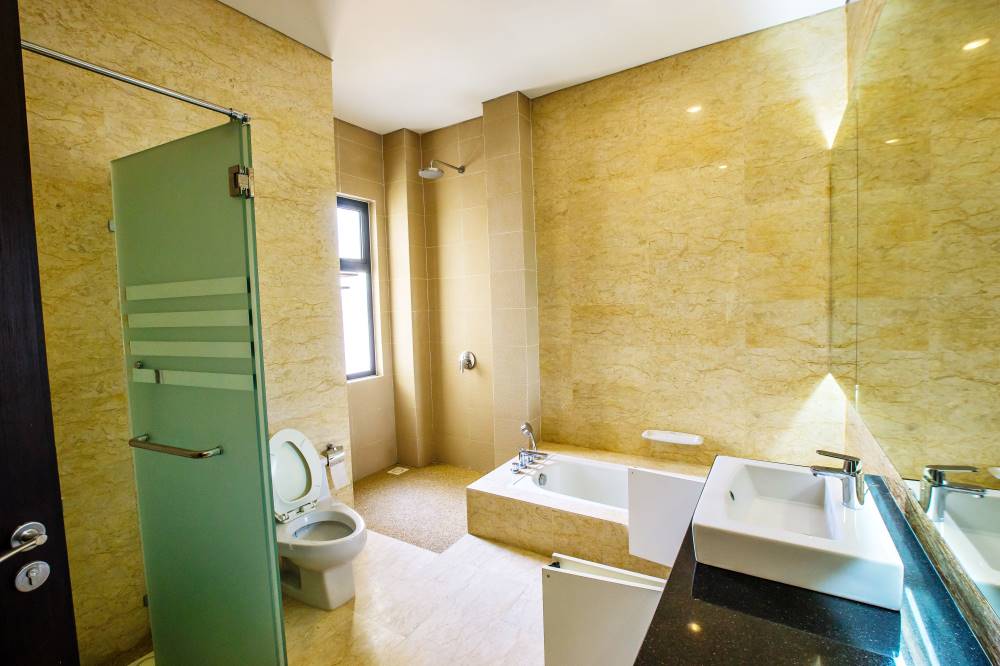 LUSH GREENARY RENOVATED Endlot Kiara View Hartamas - photo 9