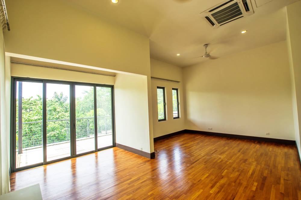 LUSH GREENARY RENOVATED Endlot Kiara View Hartamas - photo 8
