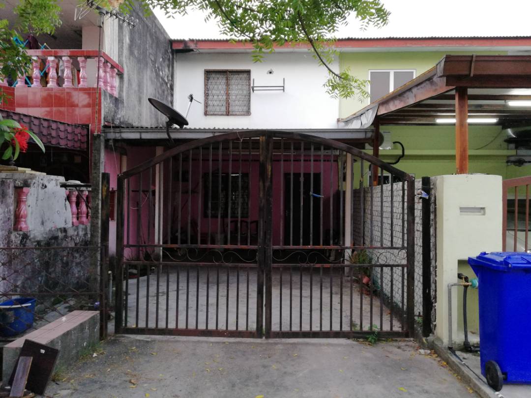 AFFORDABLE HOME STRATEGIC LOCATION Sek18 Shah Alam - photo 1