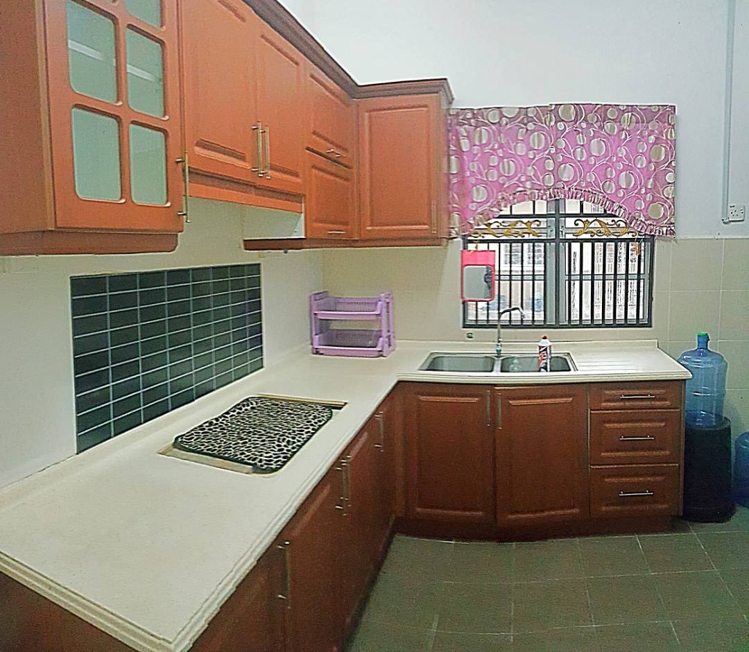 JALAN KAKI KE SURAU Semi D Taman Jenjarom Permai