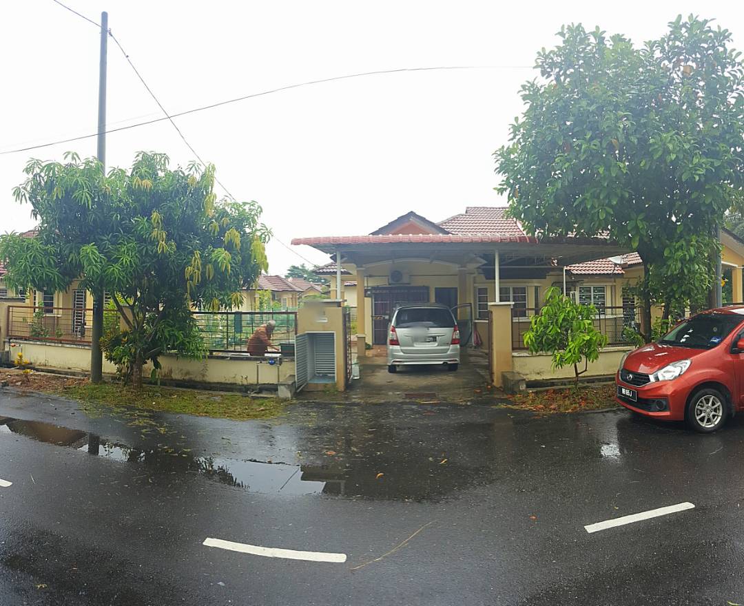 JALAN KAKI KE SURAU Semi D Taman Jenjarom Permai - photo 3