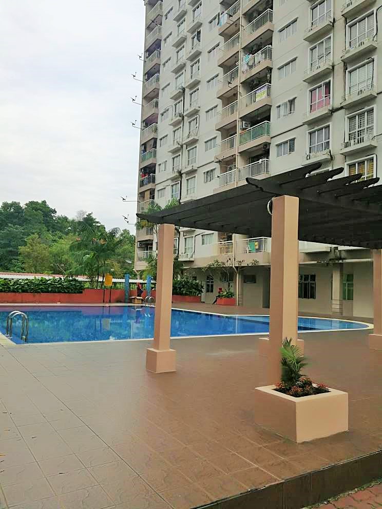 NEAR MRT POOL VIEW Apt Cahaya Permai Seri Kembanga