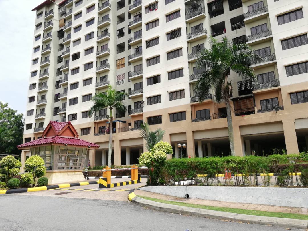 LOWER FLOOR BEAUTIFUL Kristal Villa Condo Kajang - photo 6