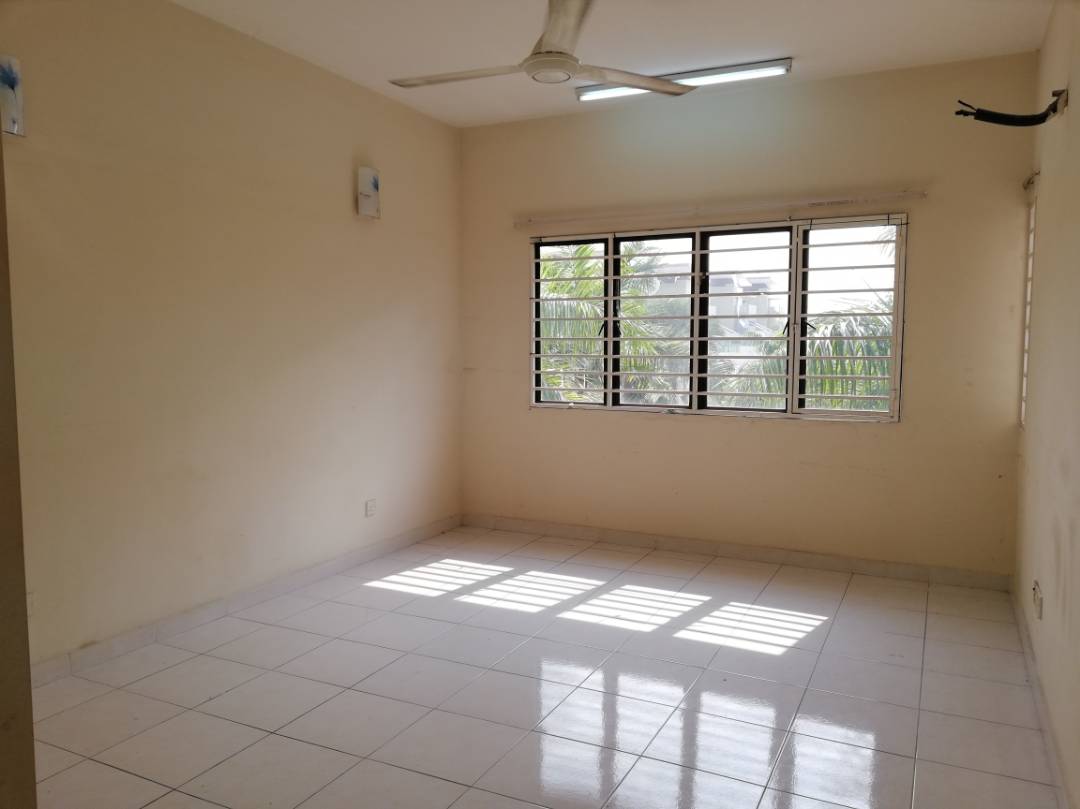 LOWER FLOOR BEAUTIFUL Kristal Villa Condo Kajang - photo 2