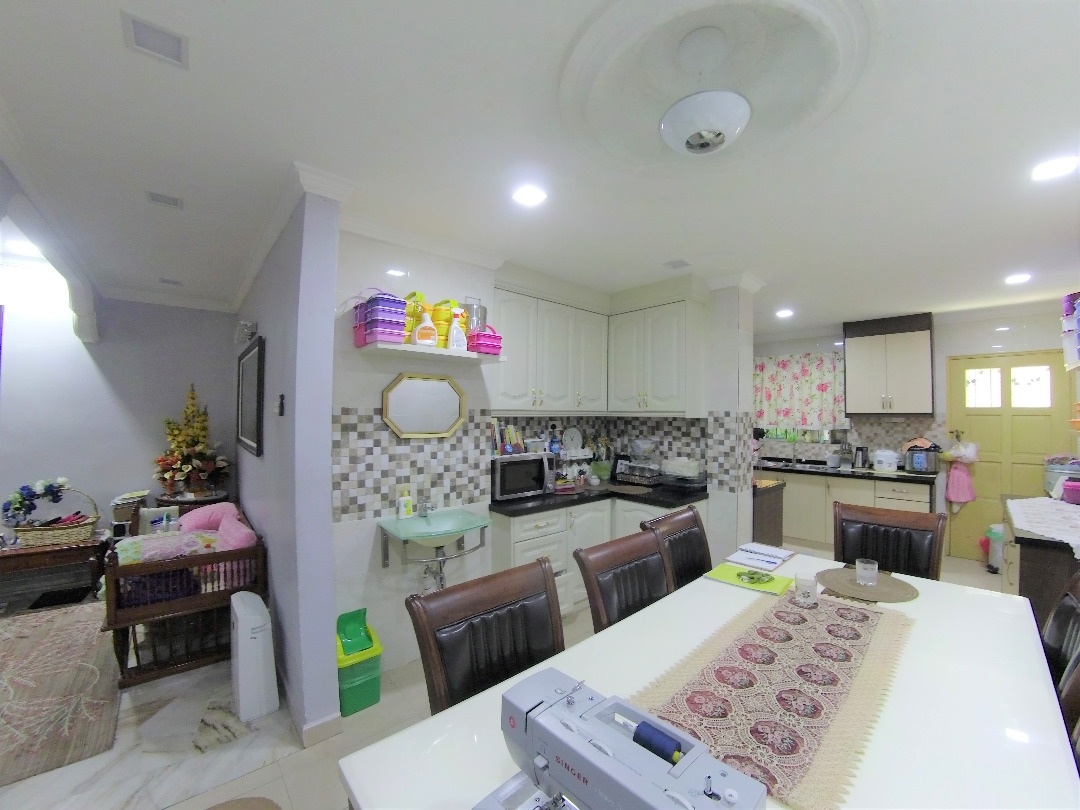 HUGE 2sty Full Reno Bandar Tasik Selatan Cheras - photo 4