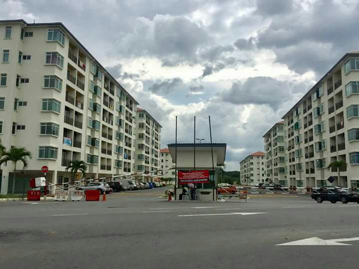 PALING MURAH Warnasari Bandar Puncak Alam POOL LIF