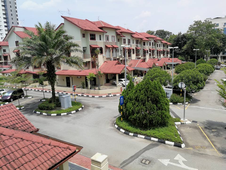 NICE RENOVATED Villa Laman Tasik Bandar Permaisuri