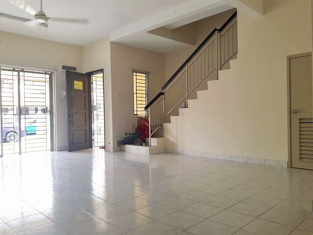 SPACIOUS FREEHOLD Taman Vista Emas Bangi near KTM - photo 2