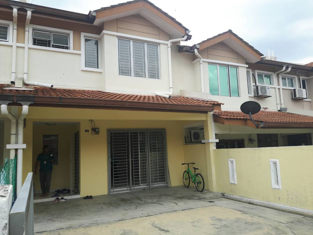 SPACIOUS FREEHOLD Taman Vista Emas Bangi near KTM