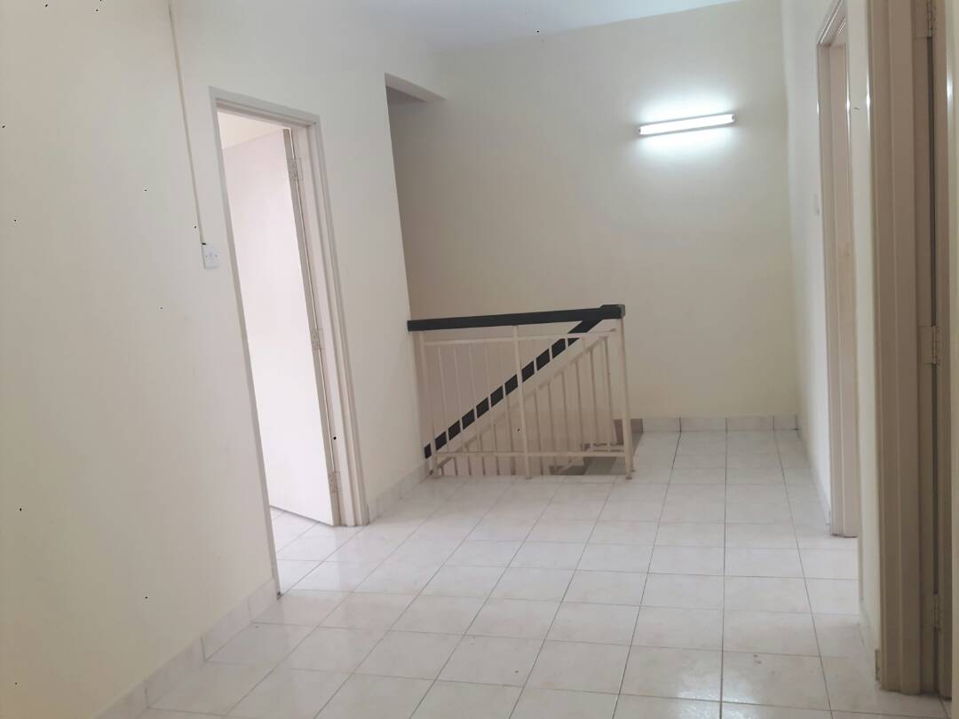 SPACIOUS FREEHOLD Taman Vista Emas Bangi near KTM - photo 4