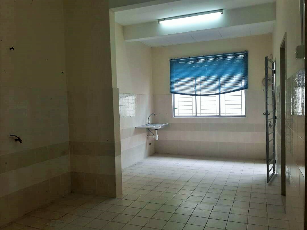 SPACIOUS FREEHOLD Taman Vista Emas Bangi near KTM - photo 5