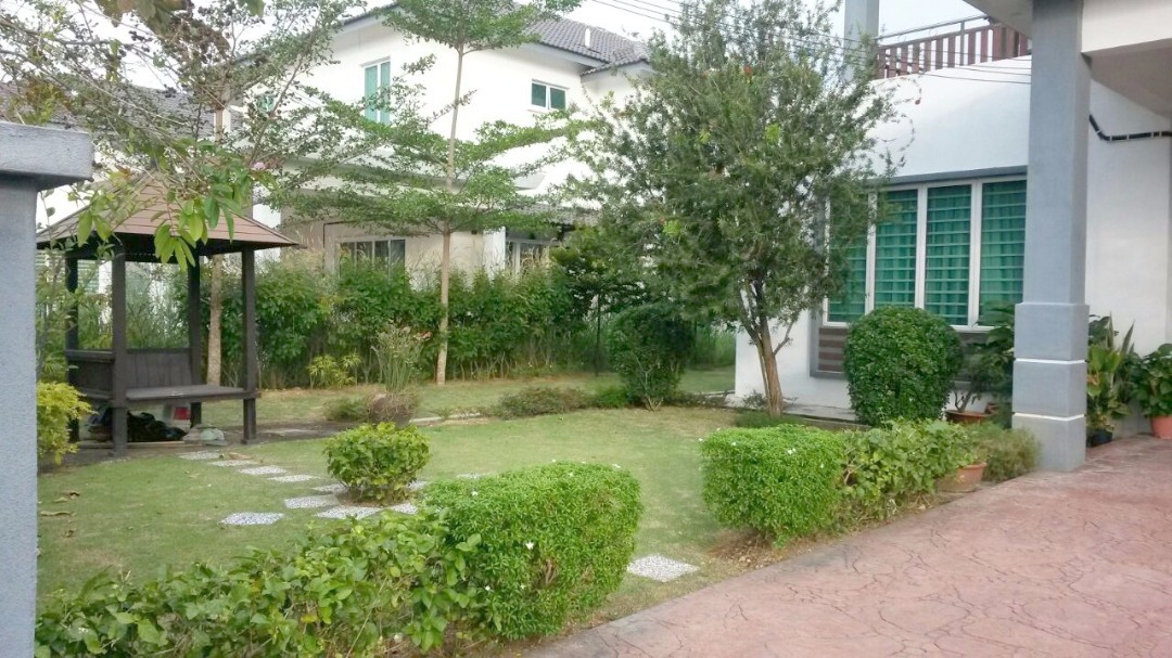 AMAZING SPACIOUS Bungalow Desa Pinggiran Putra - photo 3