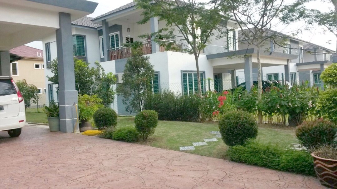 AMAZING SPACIOUS Bungalow Desa Pinggiran Putra - photo 2