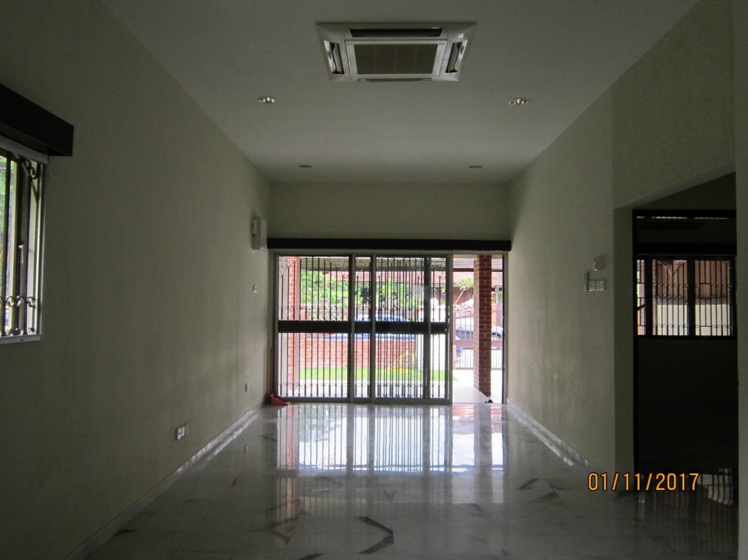 HUGE CORNER Single Storey Taman Tun Dr Ismail KL - photo 4