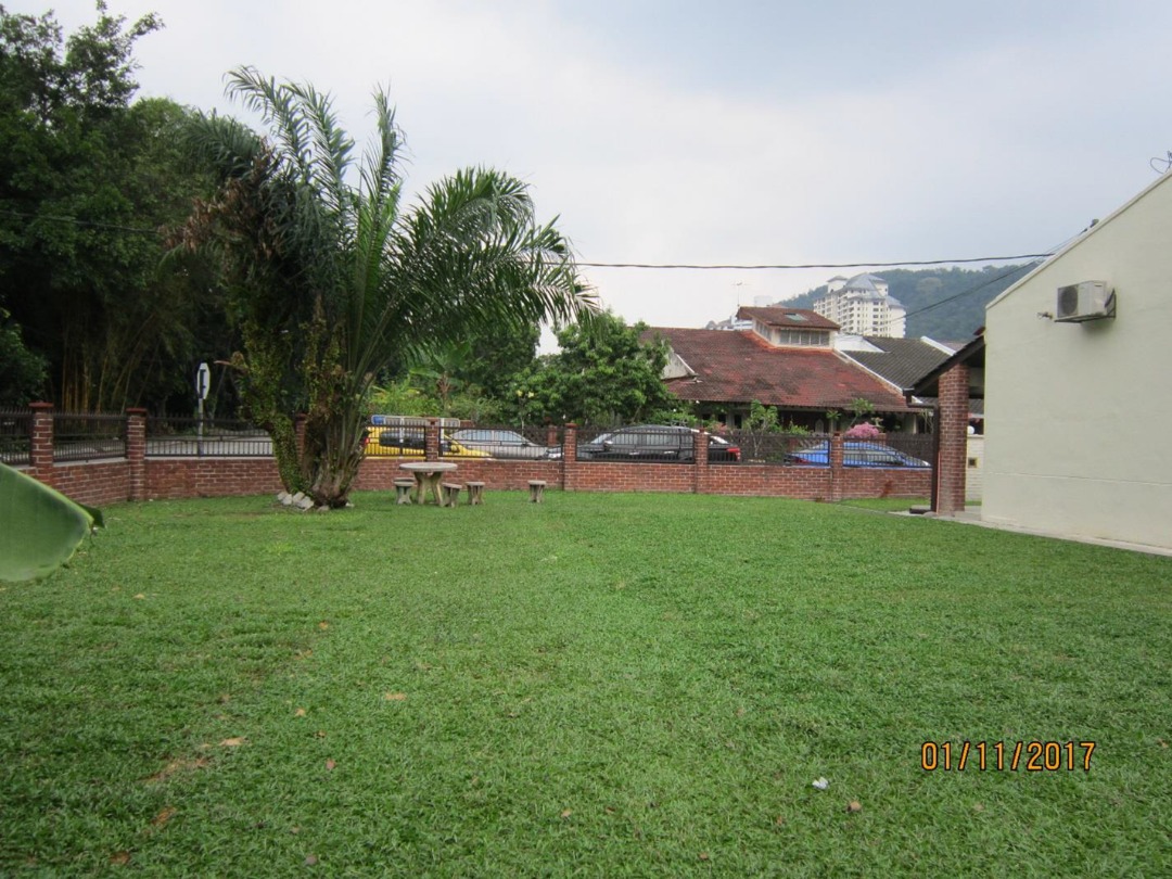 HUGE CORNER Single Storey Taman Tun Dr Ismail KL - photo 2