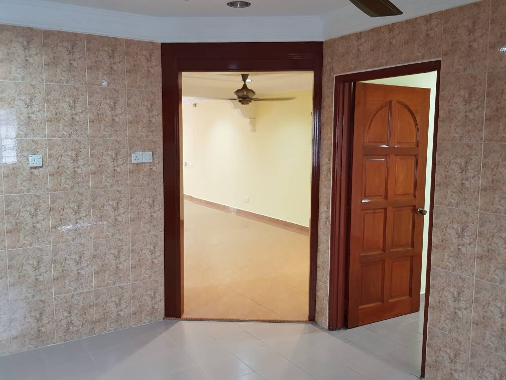 FACING SOUTH Putra Bahagia Putra Heights RENOVATED - photo 6