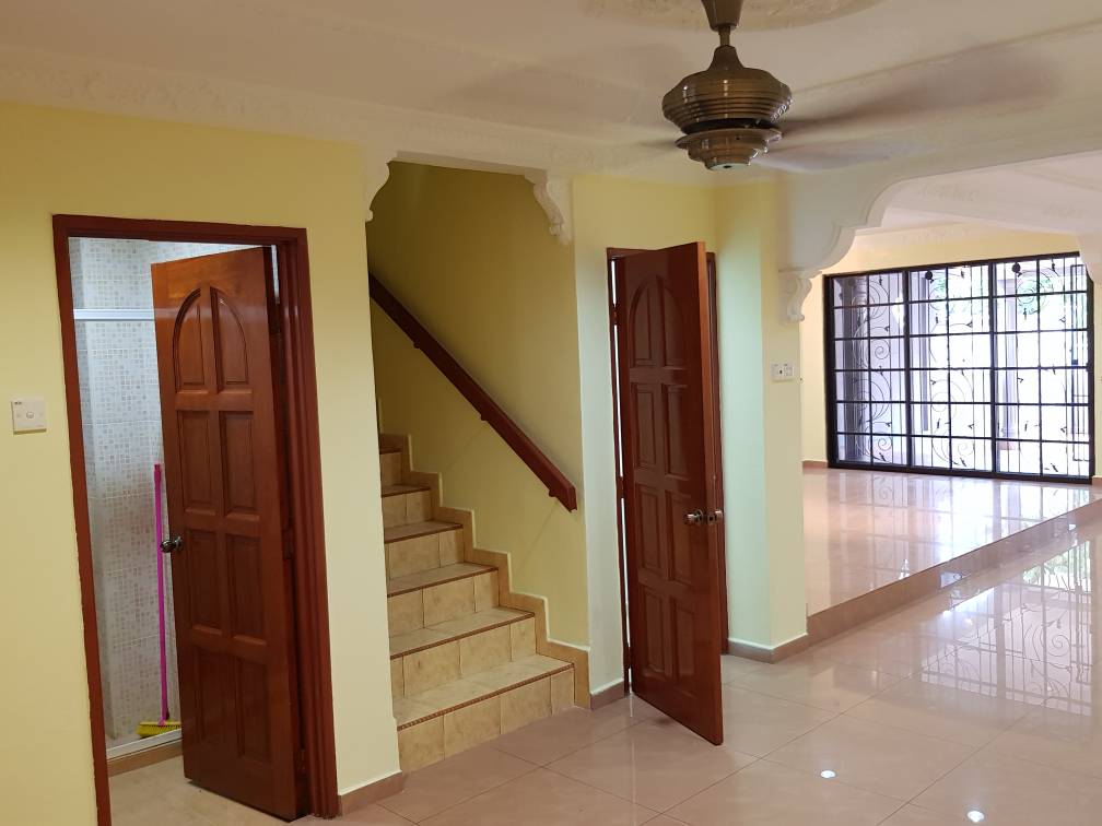 FACING SOUTH Putra Bahagia Putra Heights RENOVATED - photo 3