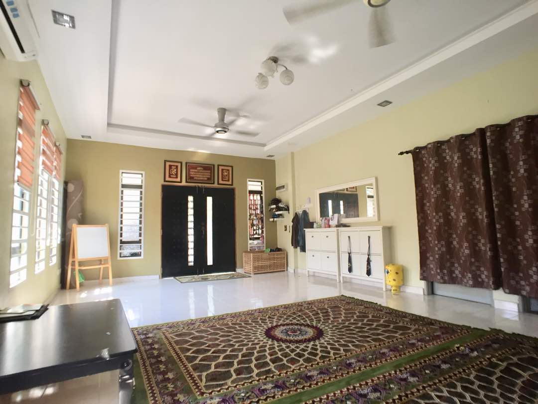 FREEHOLD Semi D Taman Dahlia Bandar Salak Tinggi