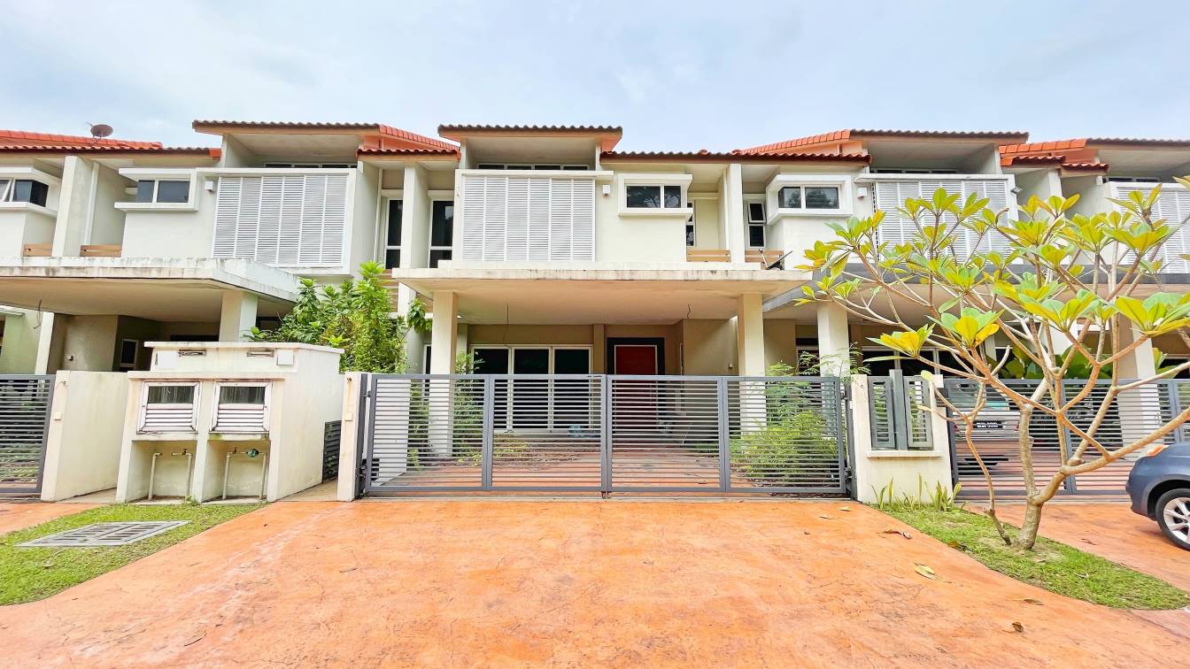 Double Storey Superlink Temasya Citra Glenmarie - photo 1