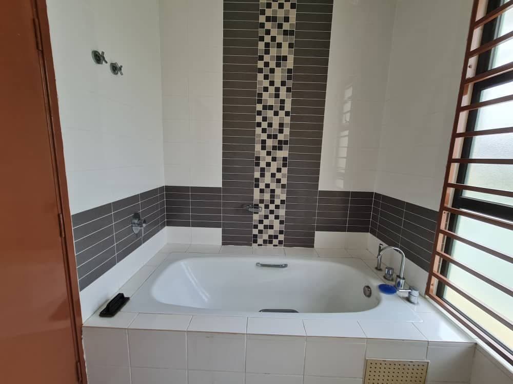 SAPCIOUS 3sty Delmara Bandar Bukit Raja Klang - photo 11