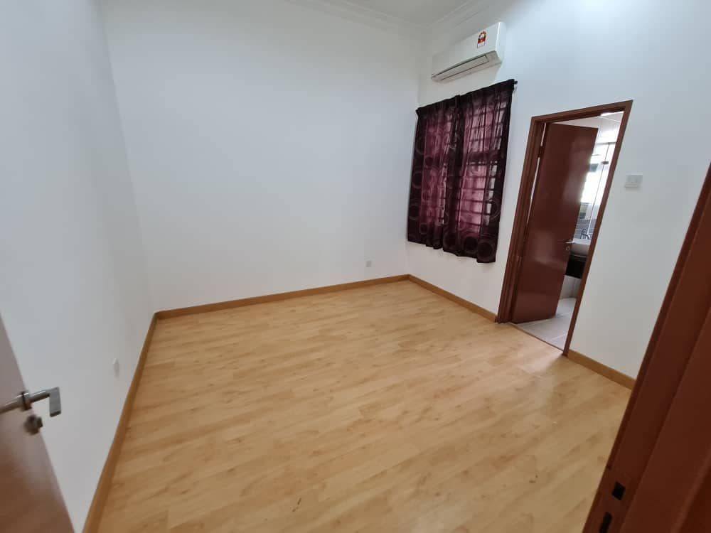 SAPCIOUS 3sty Delmara Bandar Bukit Raja Klang - photo 12