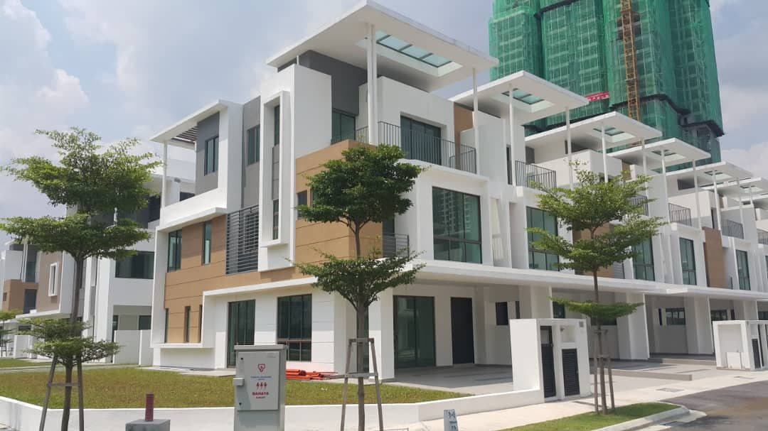 CORNER 3 Storey Superlink Lake Point Cyberjaya - photo 3