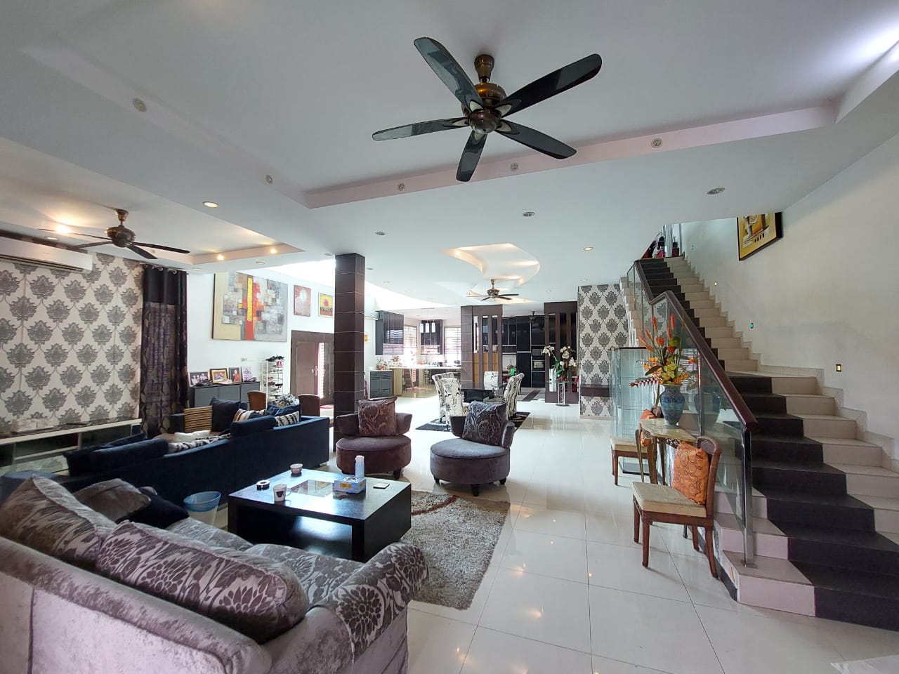 CORNER Fully Reno 2 Storey Seksyen 19 Shah Alam - photo 2