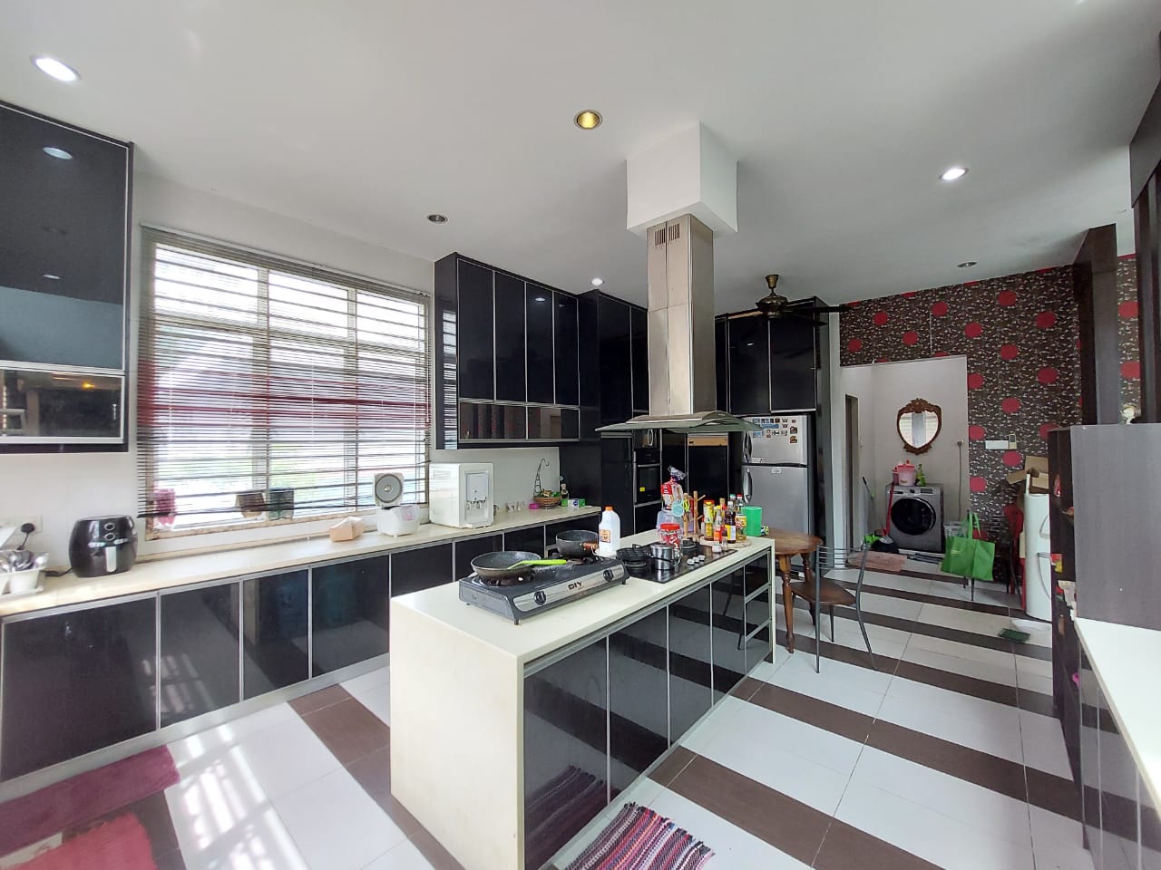 CORNER Fully Reno 2 Storey Seksyen 19 Shah Alam - photo 5