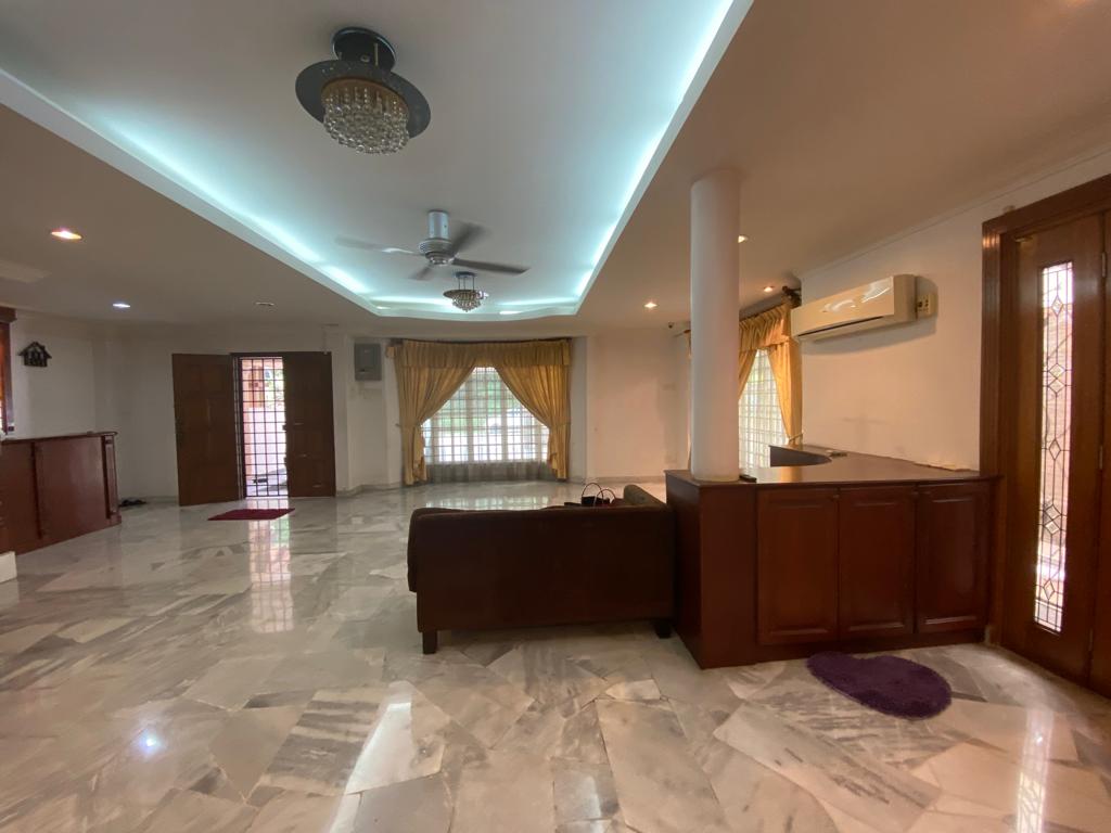 AWESOME 2Storey Endlot Renovated Usj18 Subang Jaya - photo 4