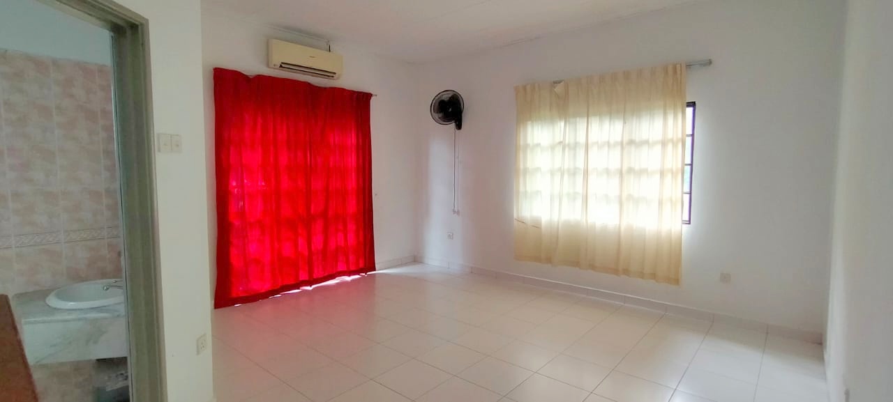 CORNER LOT 2 Storey Jalan Nova Subang Bestari - photo 5