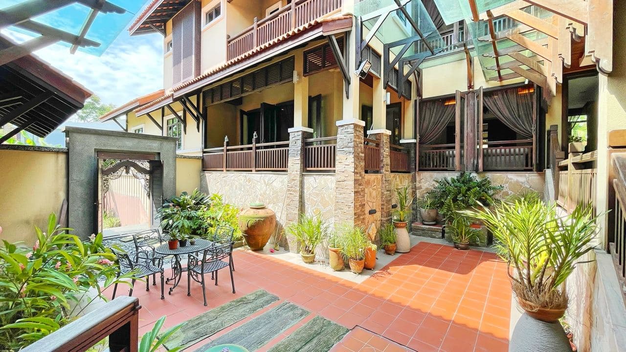 HUGE Bungalow Corner Seksyen 7 Shah Alam with POOL - photo 11