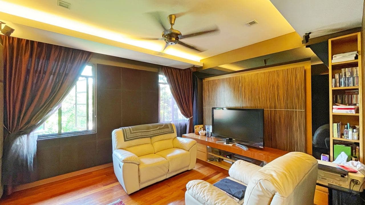 HUGE Bungalow Corner Seksyen 7 Shah Alam with POOL - photo 12