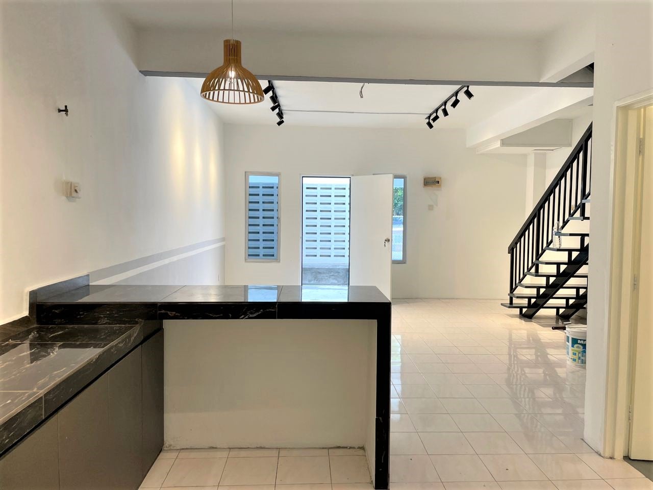 RENOVATED 2 Storey Pinggiran Putra Seri Kembangan - photo 3